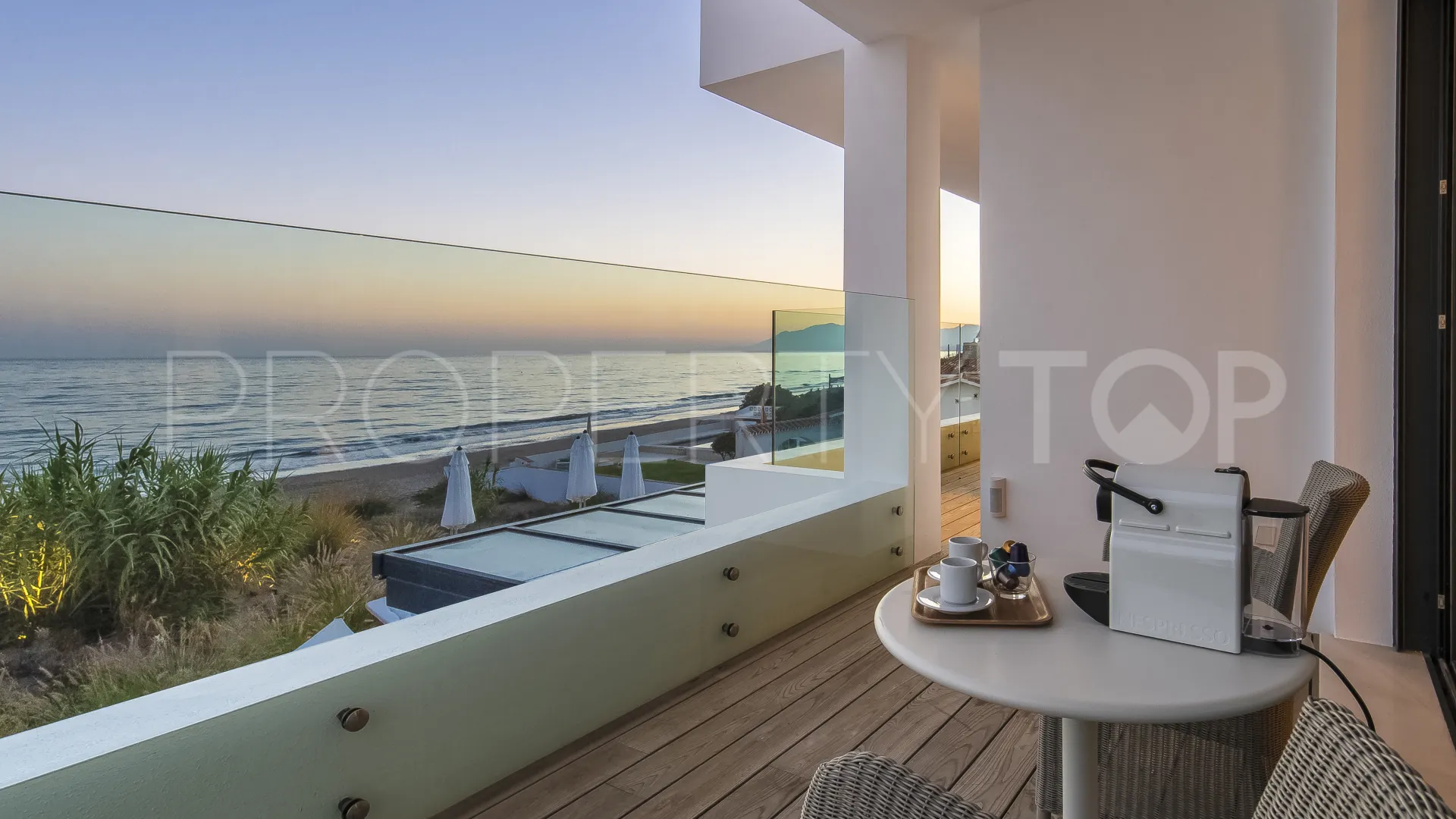 Se vende villa en Costabella con 6 dormitorios