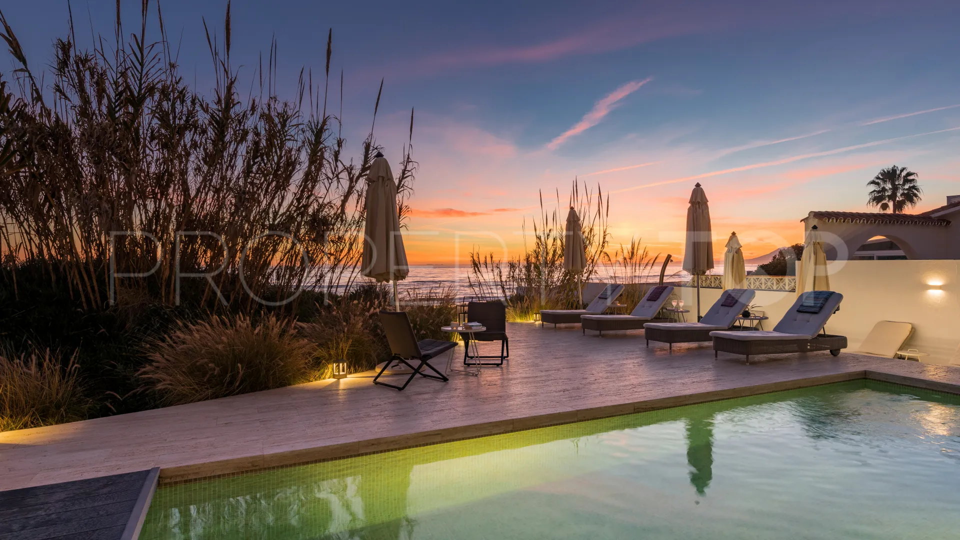 Se vende villa en Costabella con 6 dormitorios