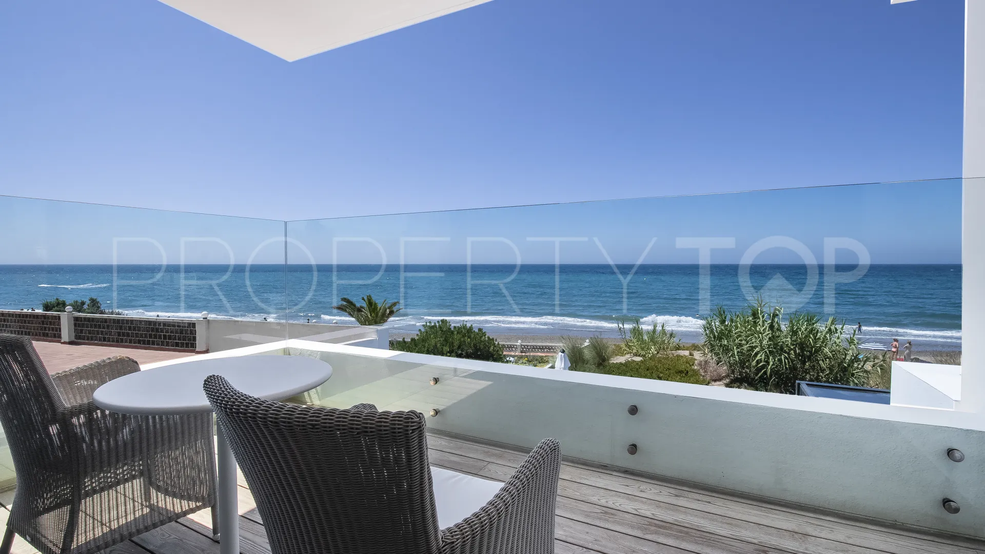 Se vende villa en Costabella con 6 dormitorios