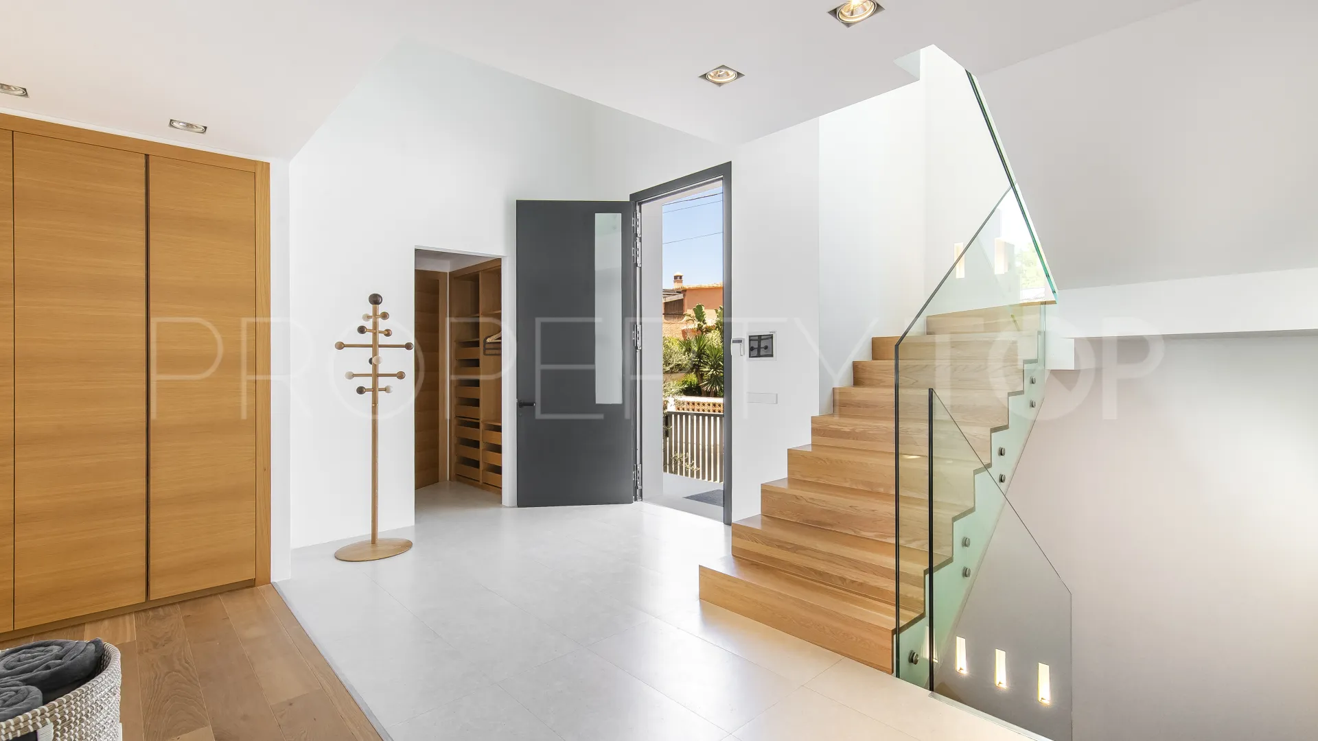 Se vende villa en Costabella con 6 dormitorios