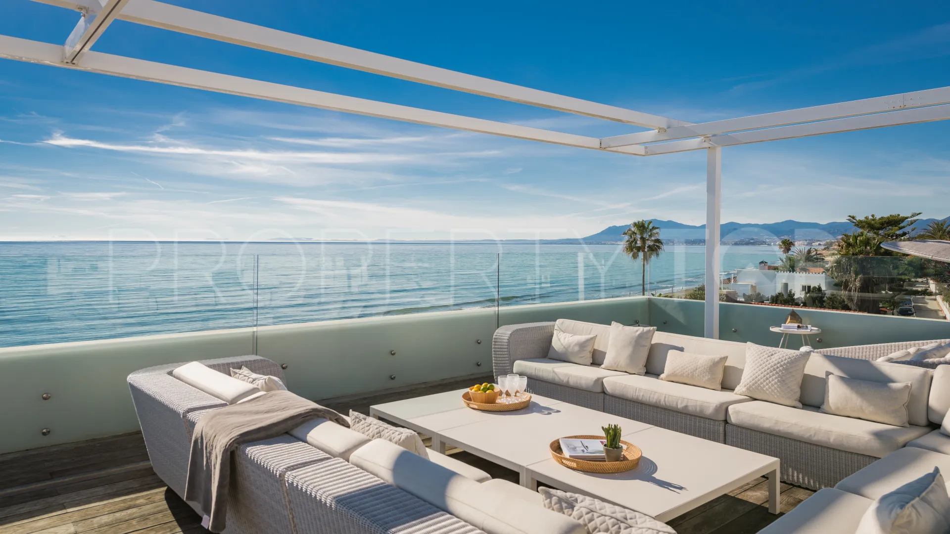 Se vende villa en Costabella con 6 dormitorios