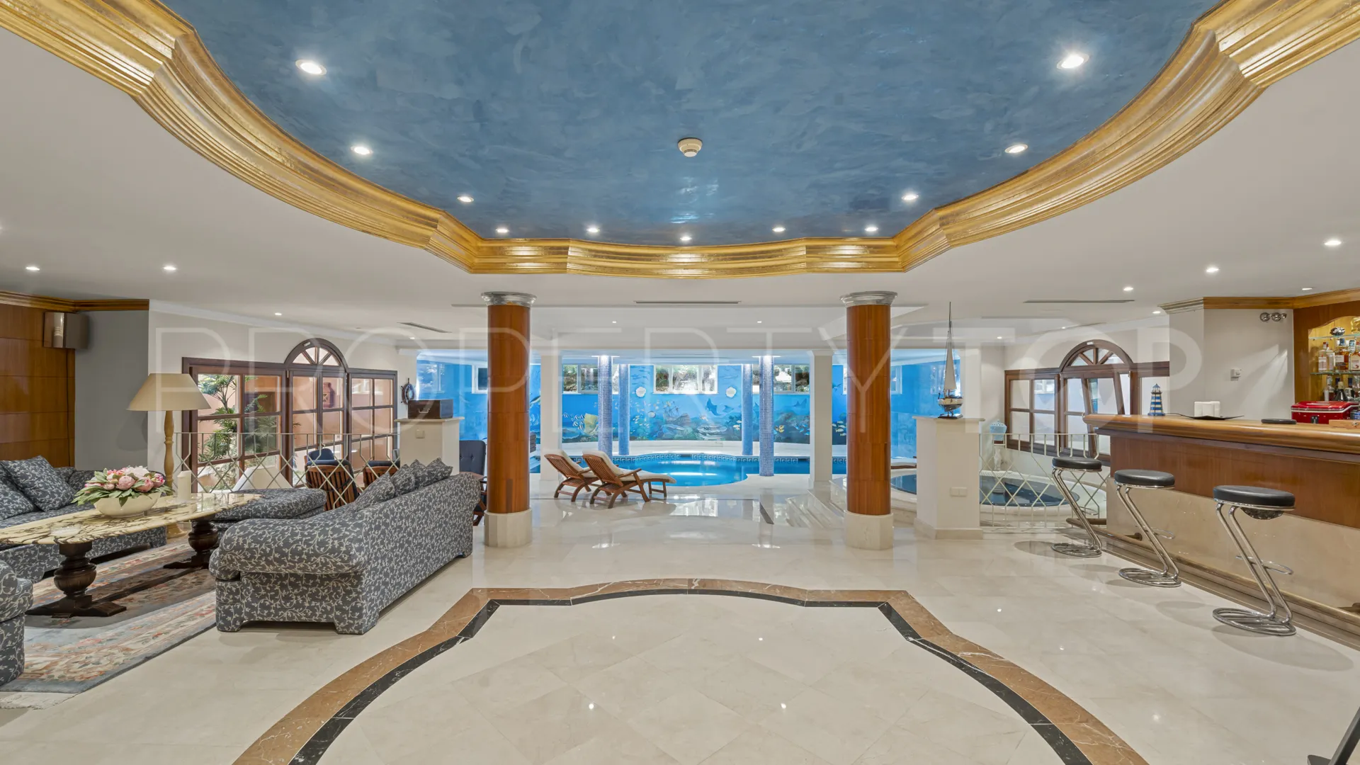 Villa de 6 dormitorios en venta en Aloha