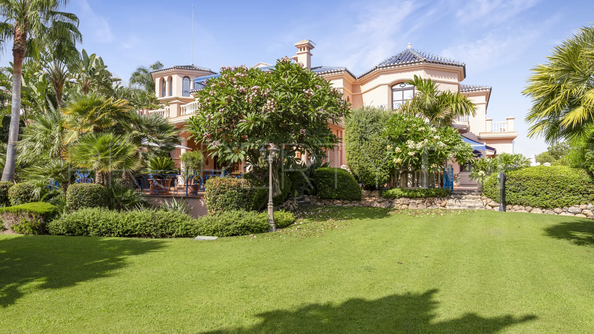 Villa de 6 dormitorios en venta en Aloha