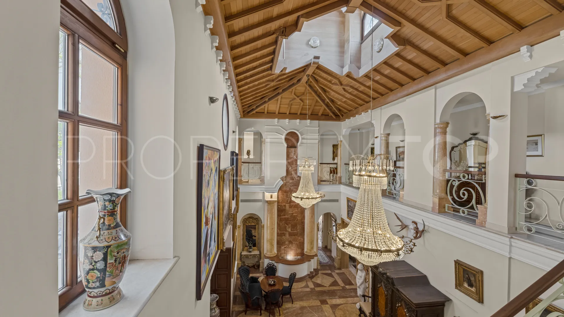 Villa de 6 dormitorios en venta en Aloha