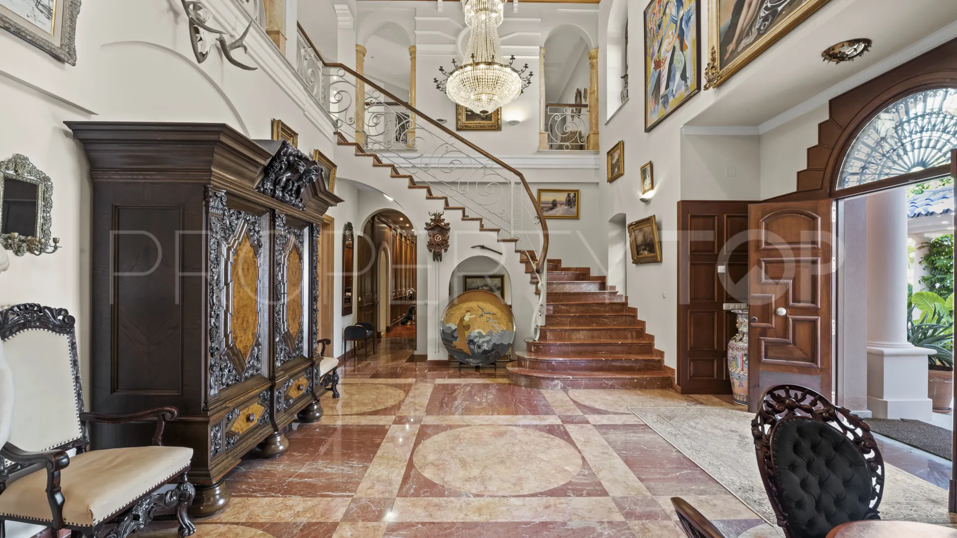 Villa de 6 dormitorios en venta en Aloha