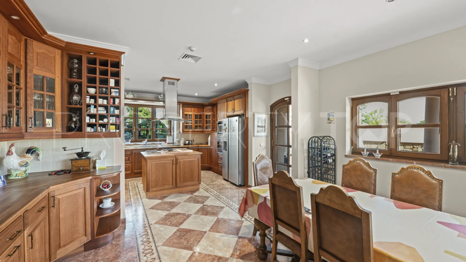 Villa de 6 dormitorios en venta en Aloha