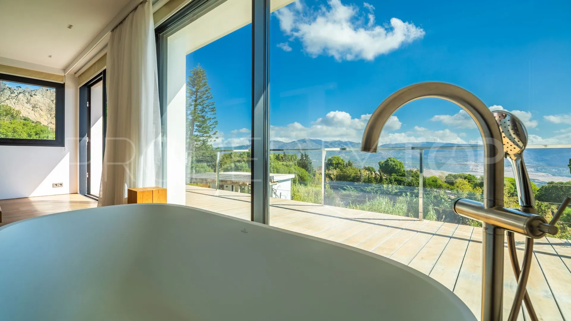 Buy Tarifa 4 bedrooms villa