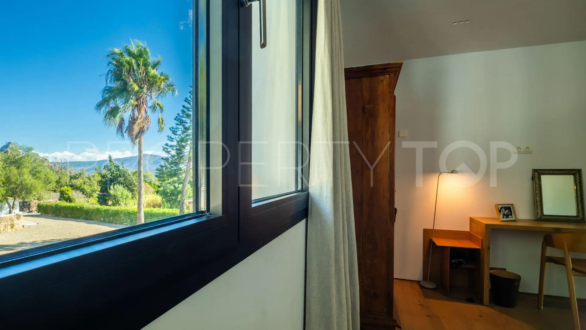 Buy Tarifa 4 bedrooms villa