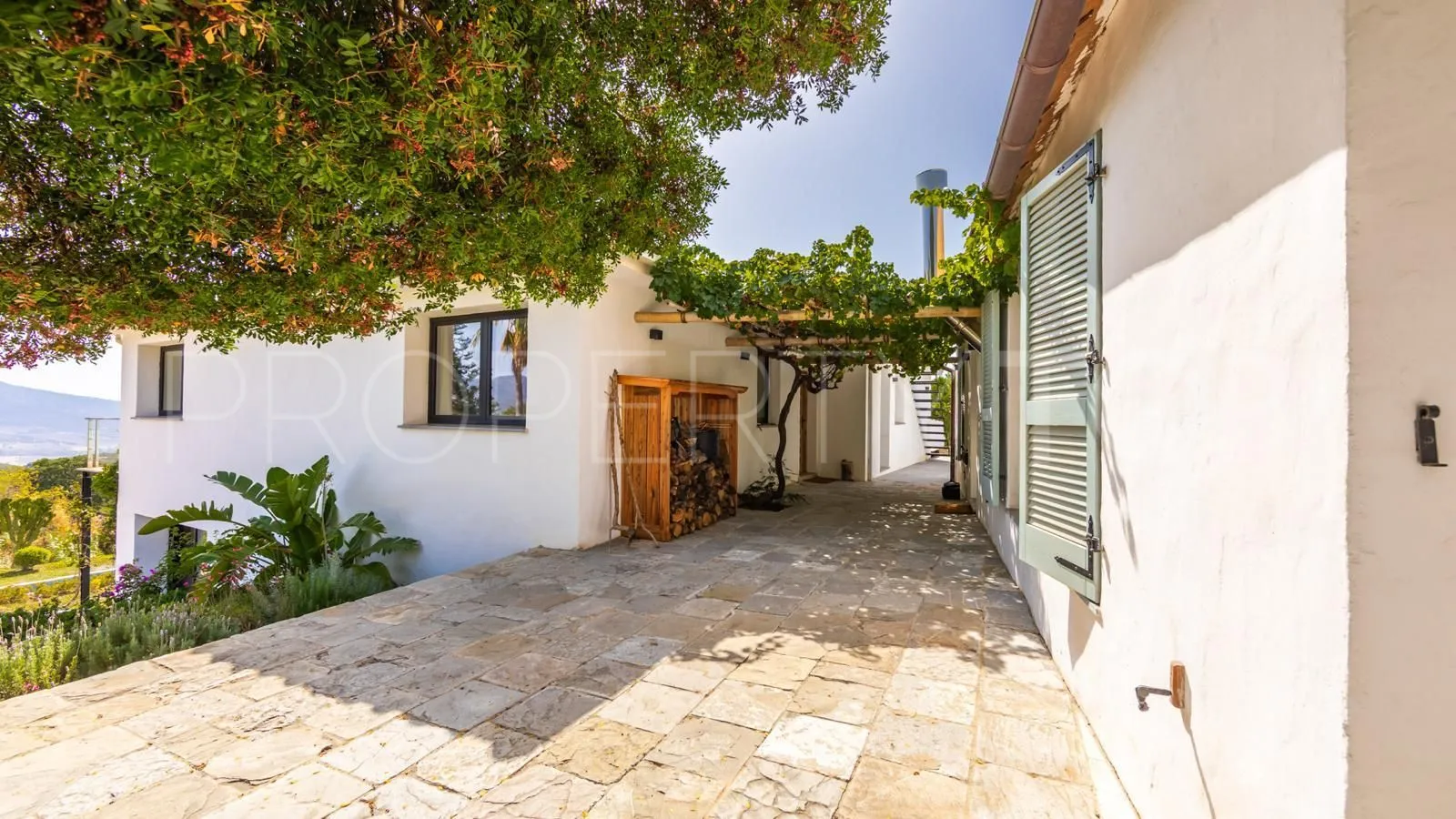 Buy Tarifa 4 bedrooms villa