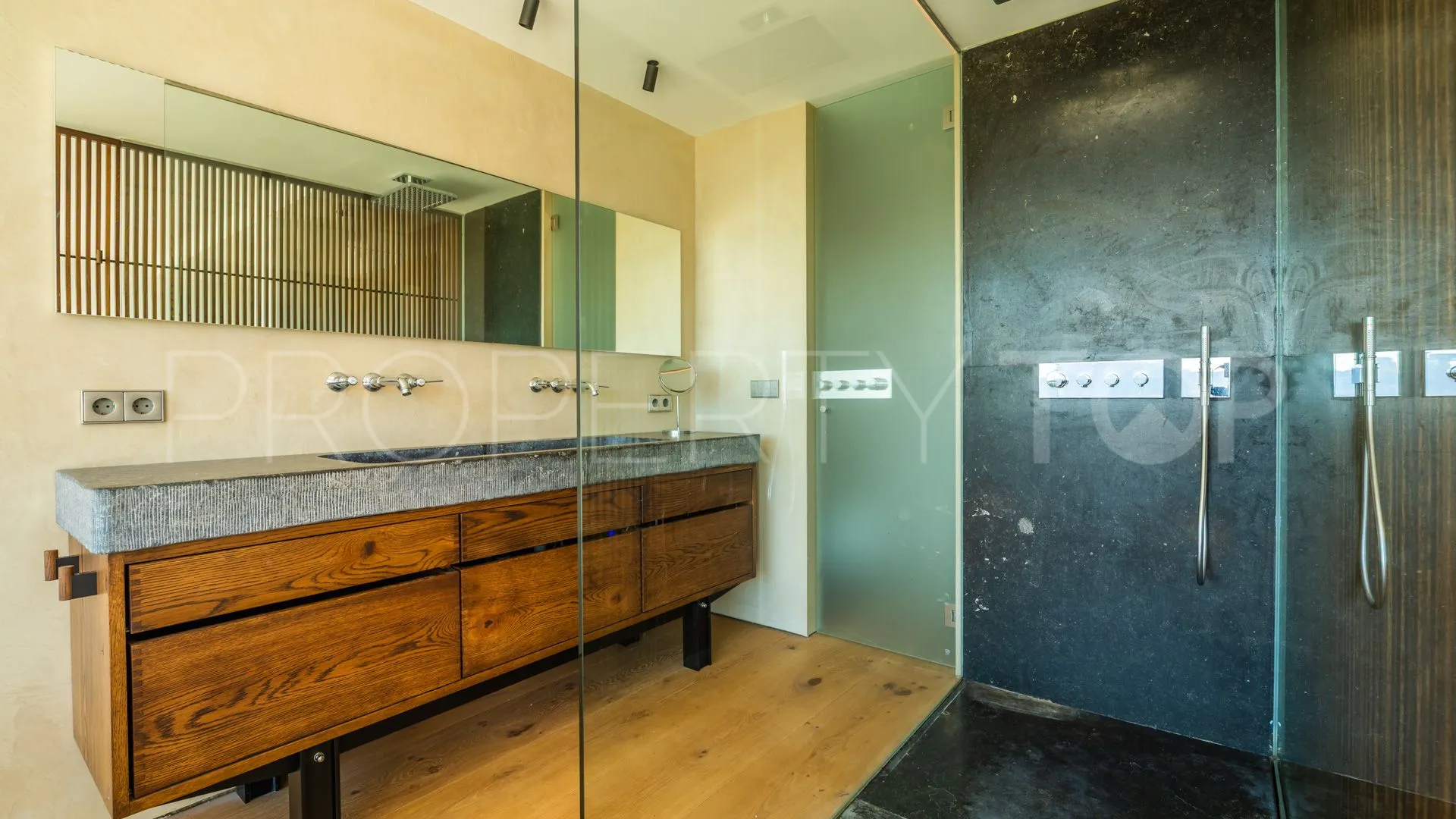 Buy Tarifa 4 bedrooms villa