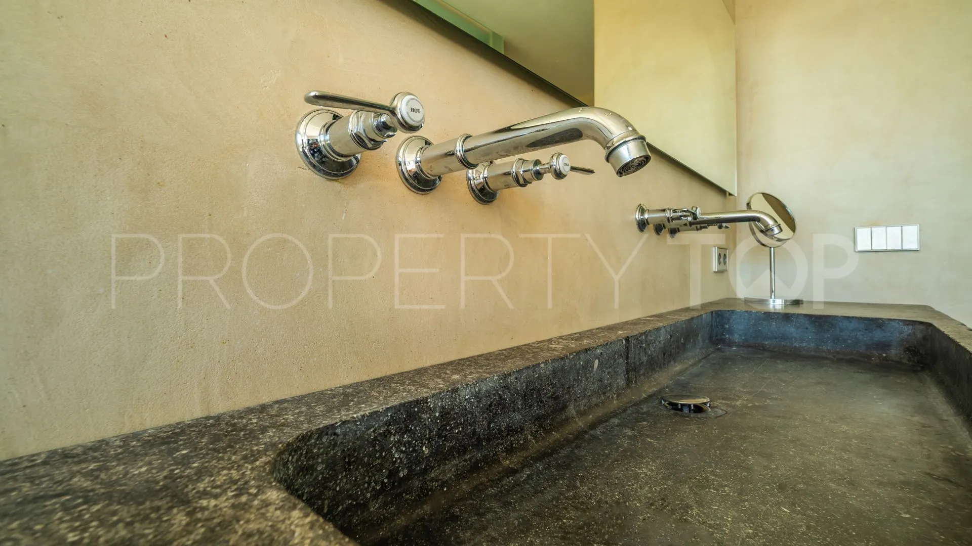 Buy Tarifa 4 bedrooms villa