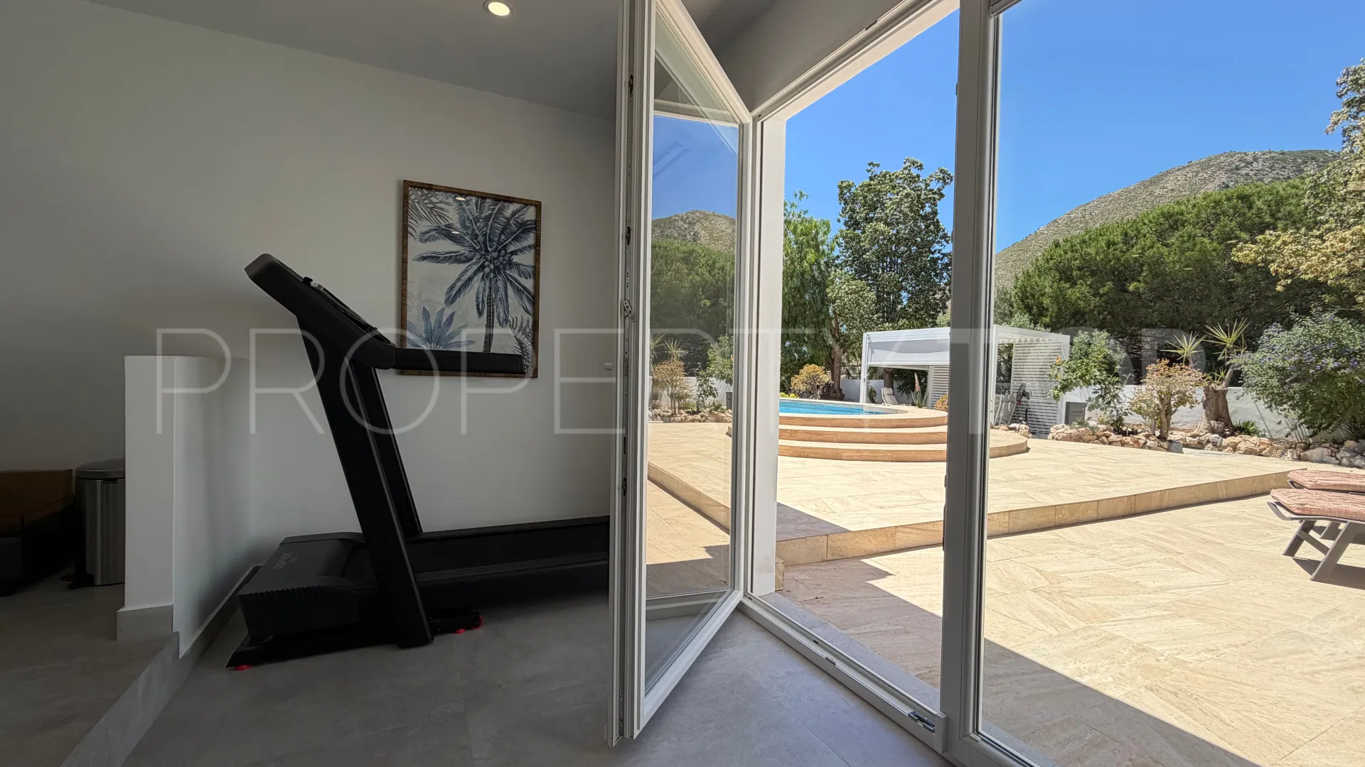 Benalmadena Costa 4 bedrooms villa for sale