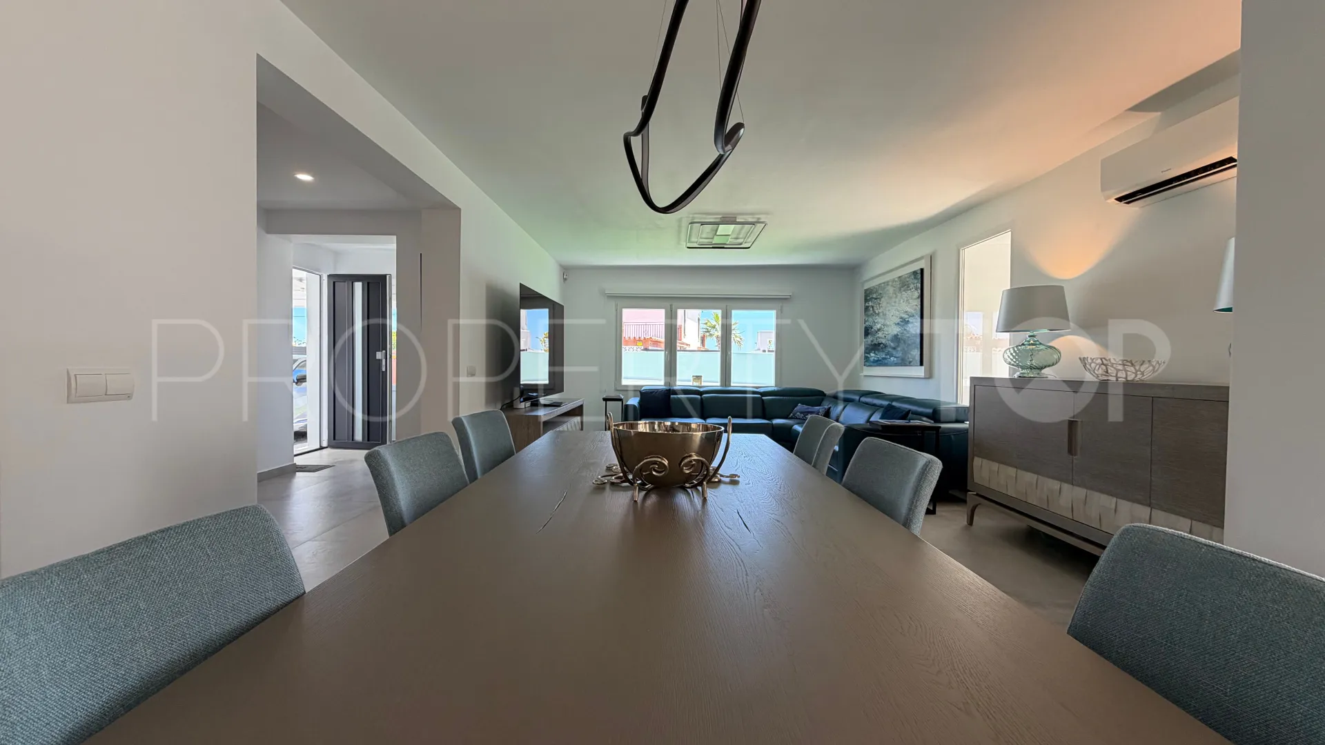 Benalmadena Costa 4 bedrooms villa for sale