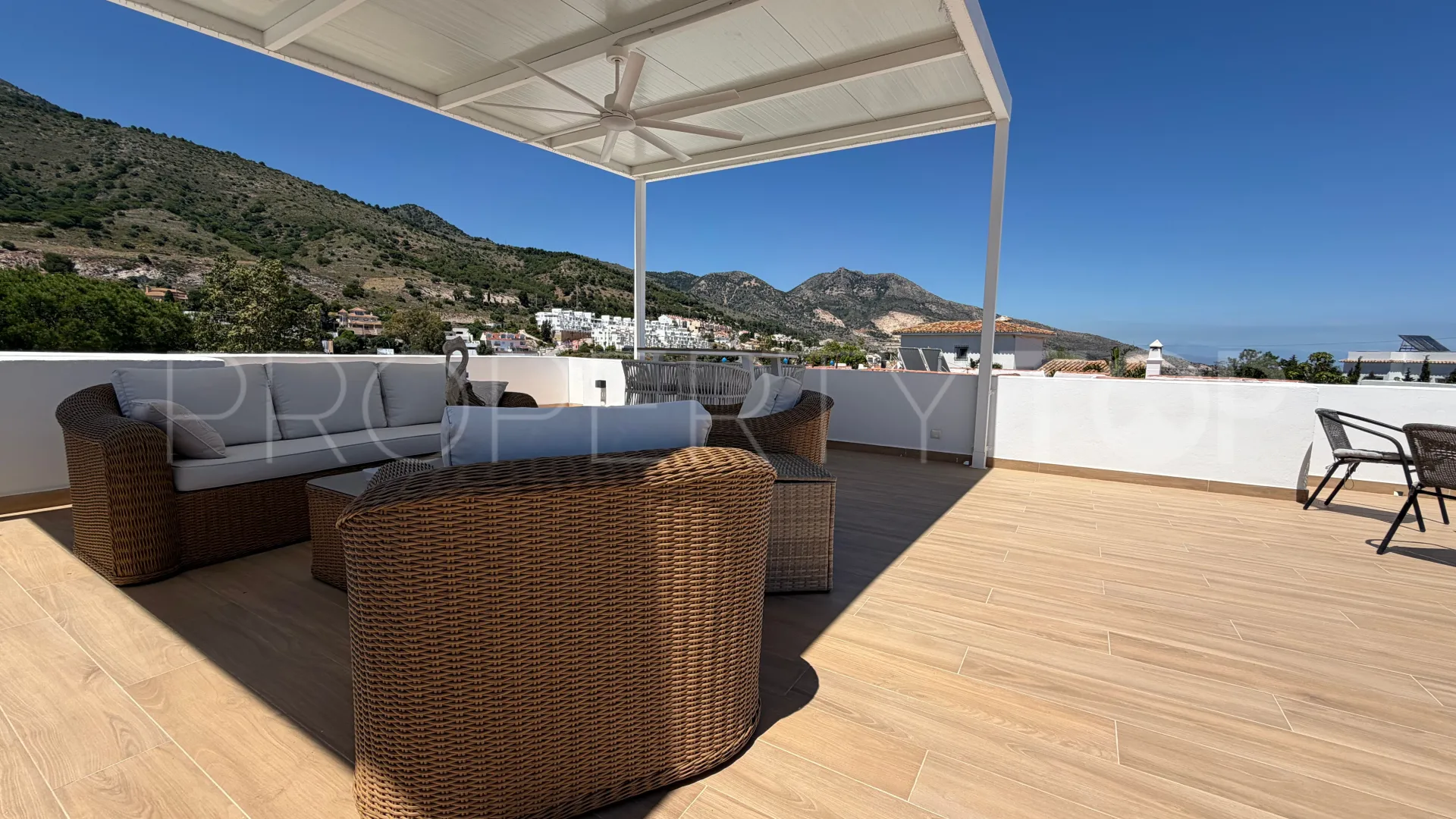 Benalmadena Costa 4 bedrooms villa for sale