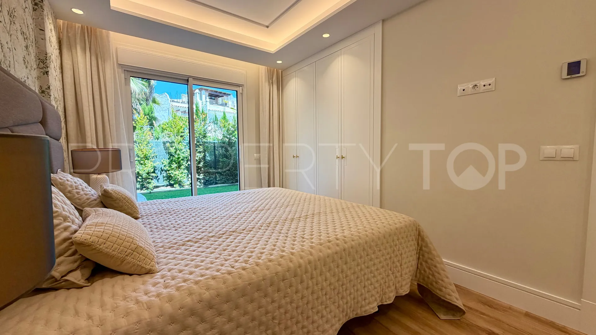 Apartamento planta baja en venta en Cortijo Blanco de 2 dormitorios