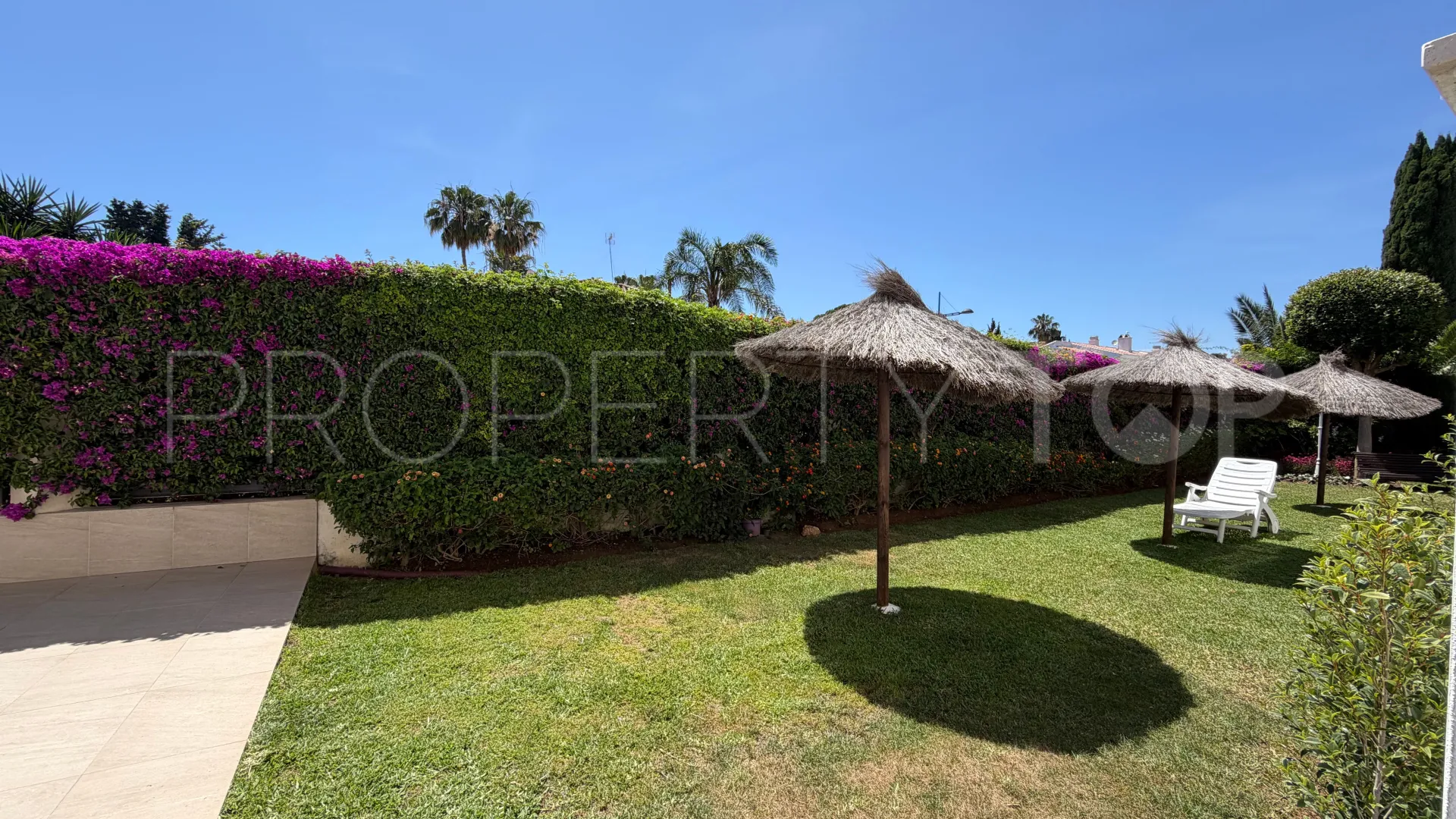 Apartamento planta baja en venta en Cortijo Blanco de 2 dormitorios