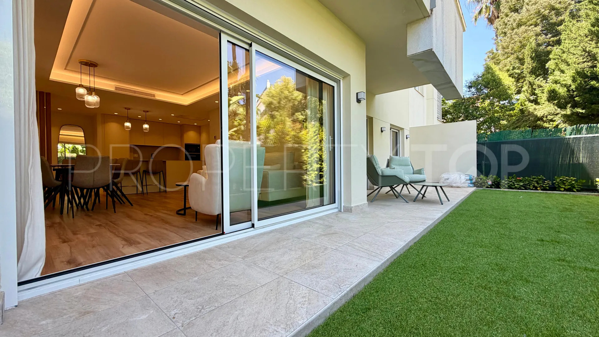 Apartamento planta baja en venta en Cortijo Blanco de 2 dormitorios