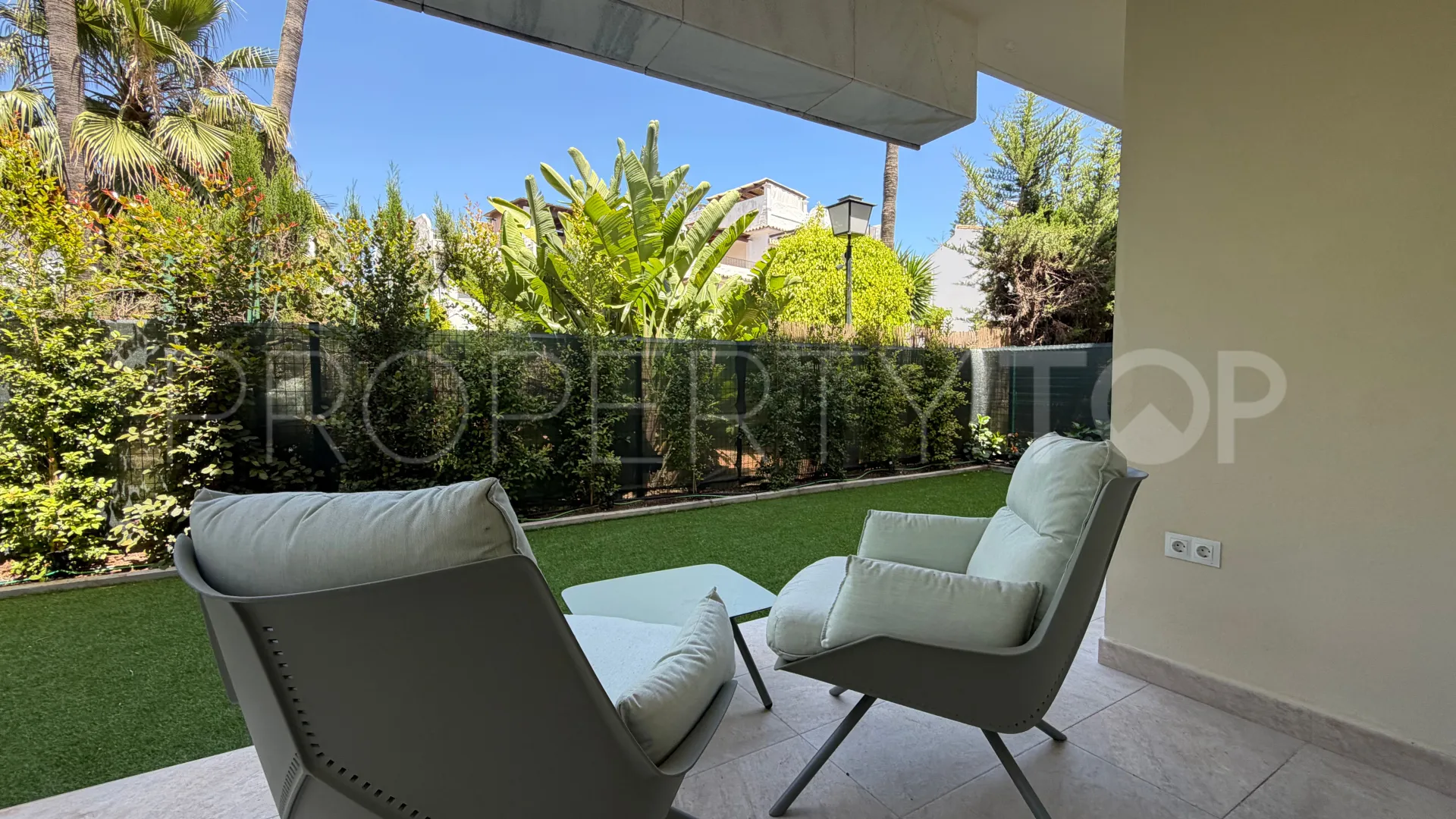 Apartamento planta baja en venta en Cortijo Blanco de 2 dormitorios