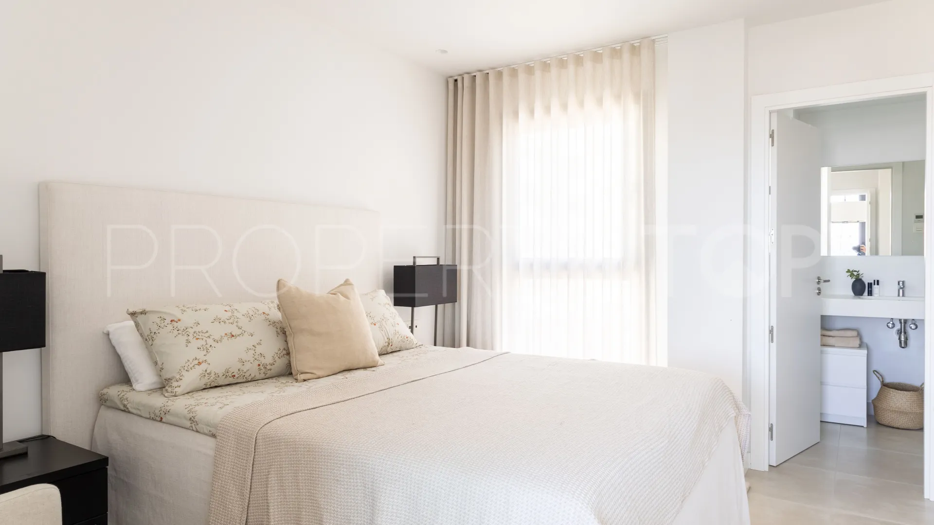 Apartment for sale in El Higueron with 2 bedrooms