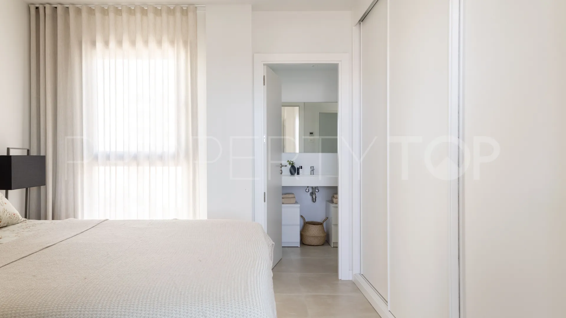 Apartment for sale in El Higueron with 2 bedrooms