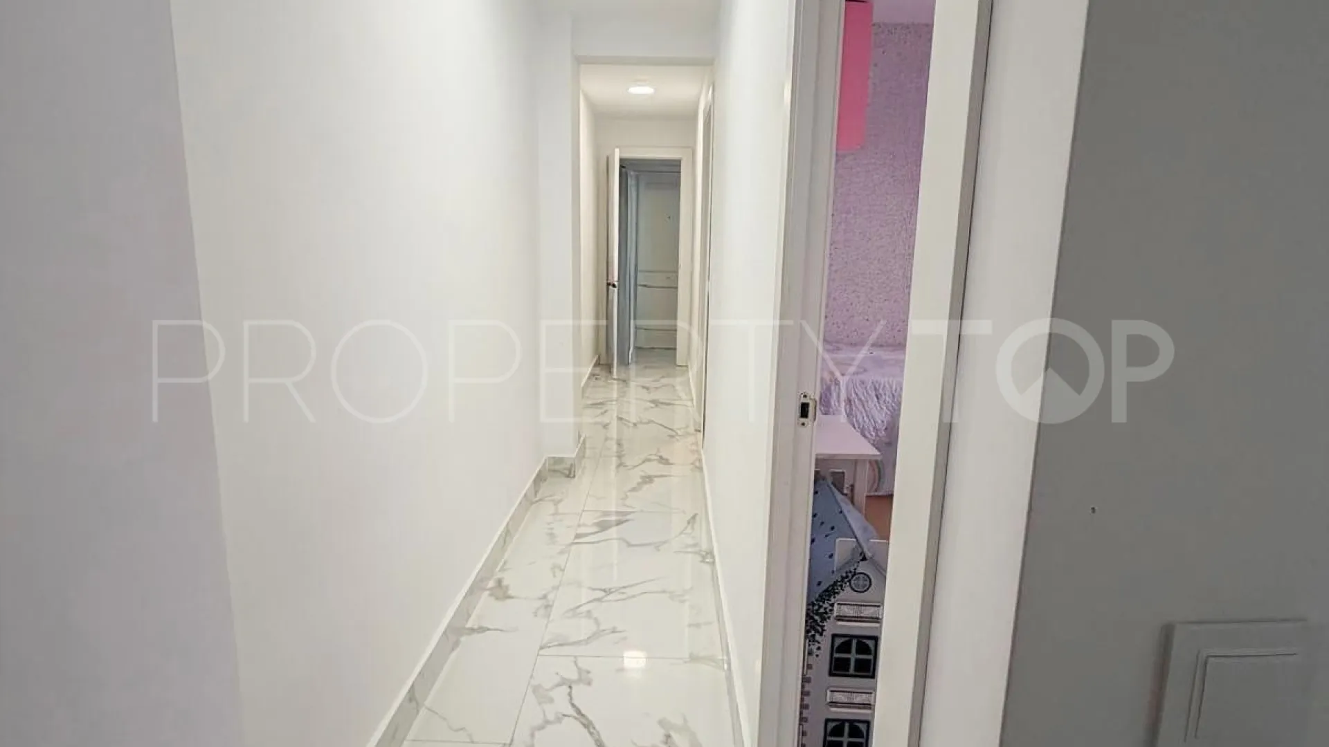 Piso en venta de 3 dormitorios en Jaen