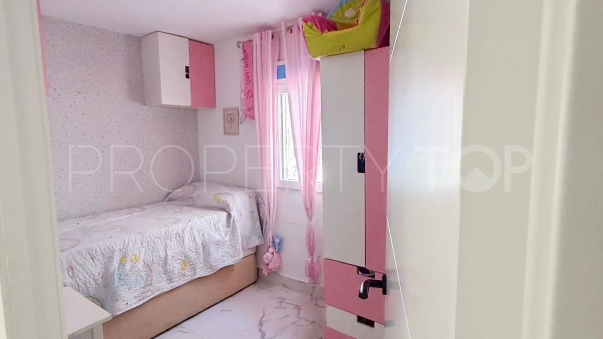 Piso en venta de 3 dormitorios en Jaen