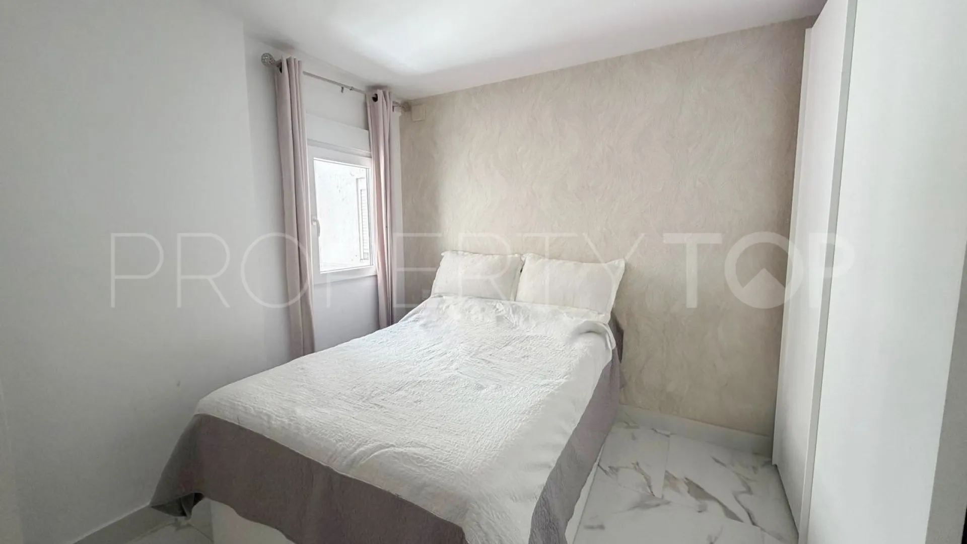 Piso en venta de 3 dormitorios en Jaen