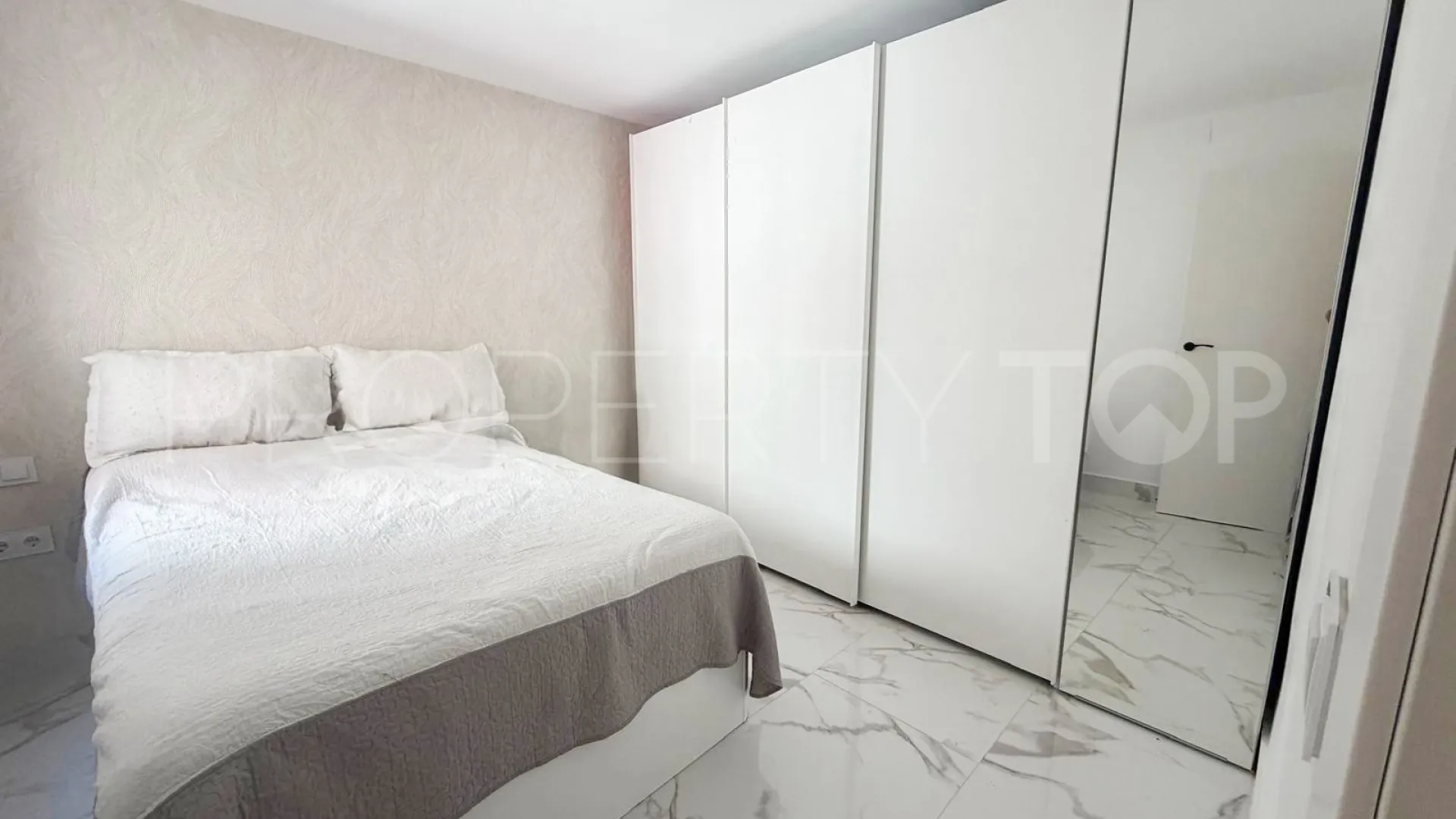 Piso en venta de 3 dormitorios en Jaen