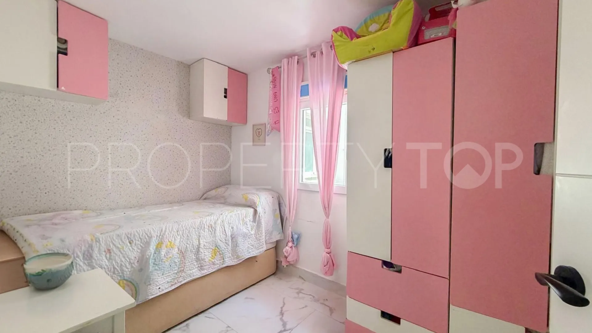 Piso en venta de 3 dormitorios en Jaen