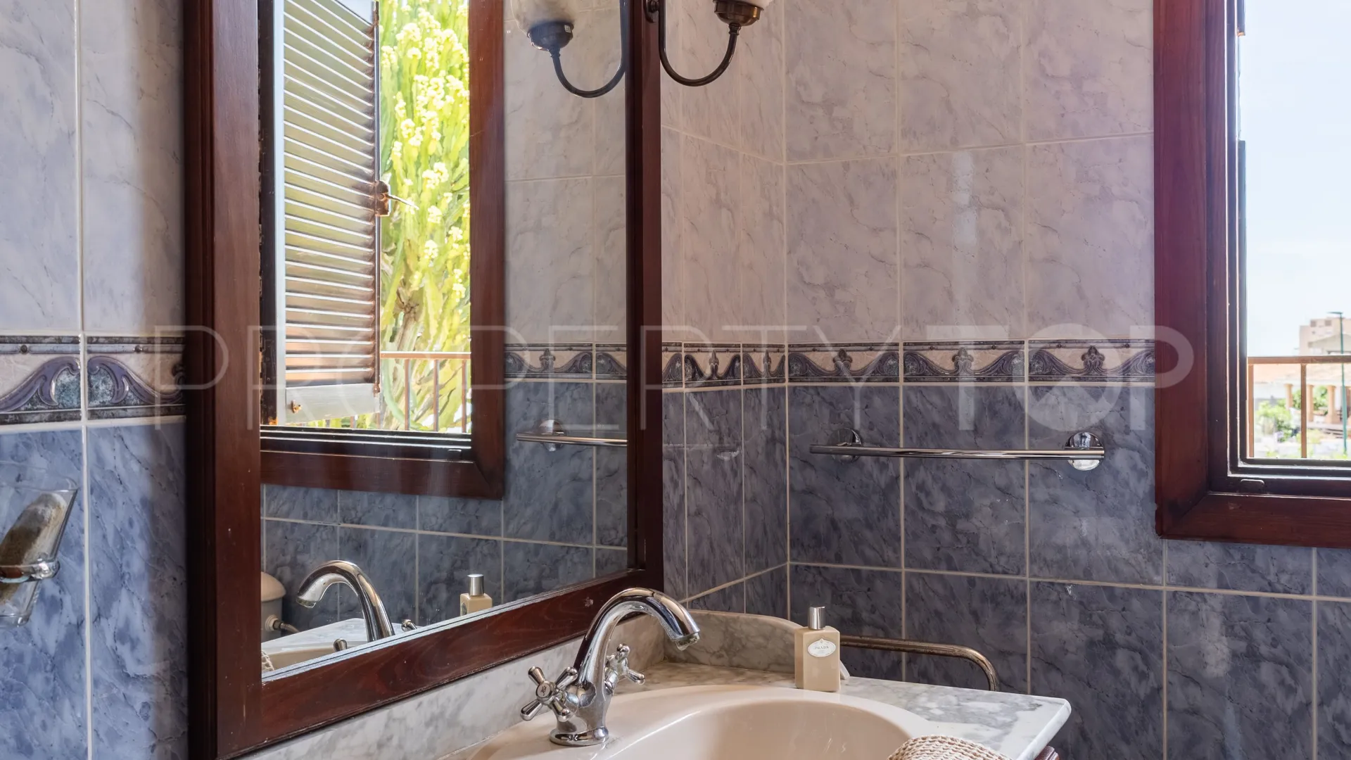 House for sale in Miraflores del Palo