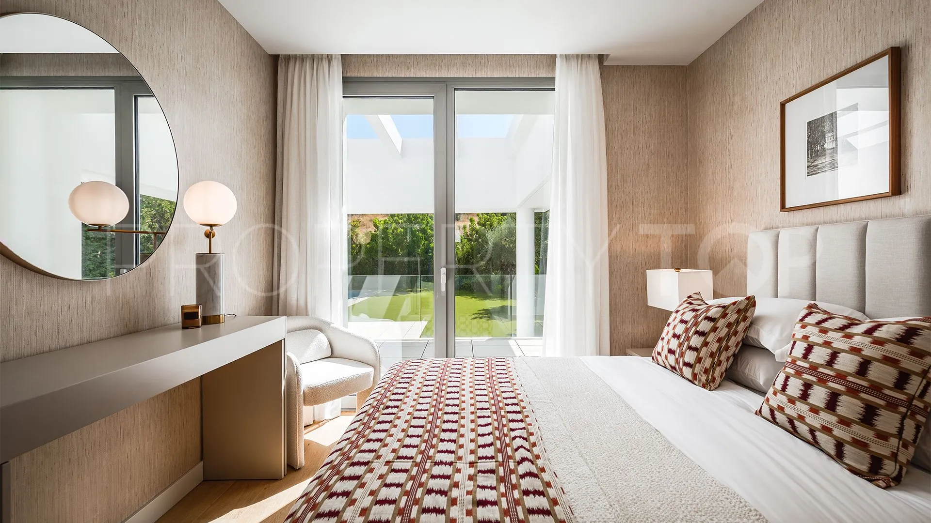 5 bedrooms villa for sale in Estepona East