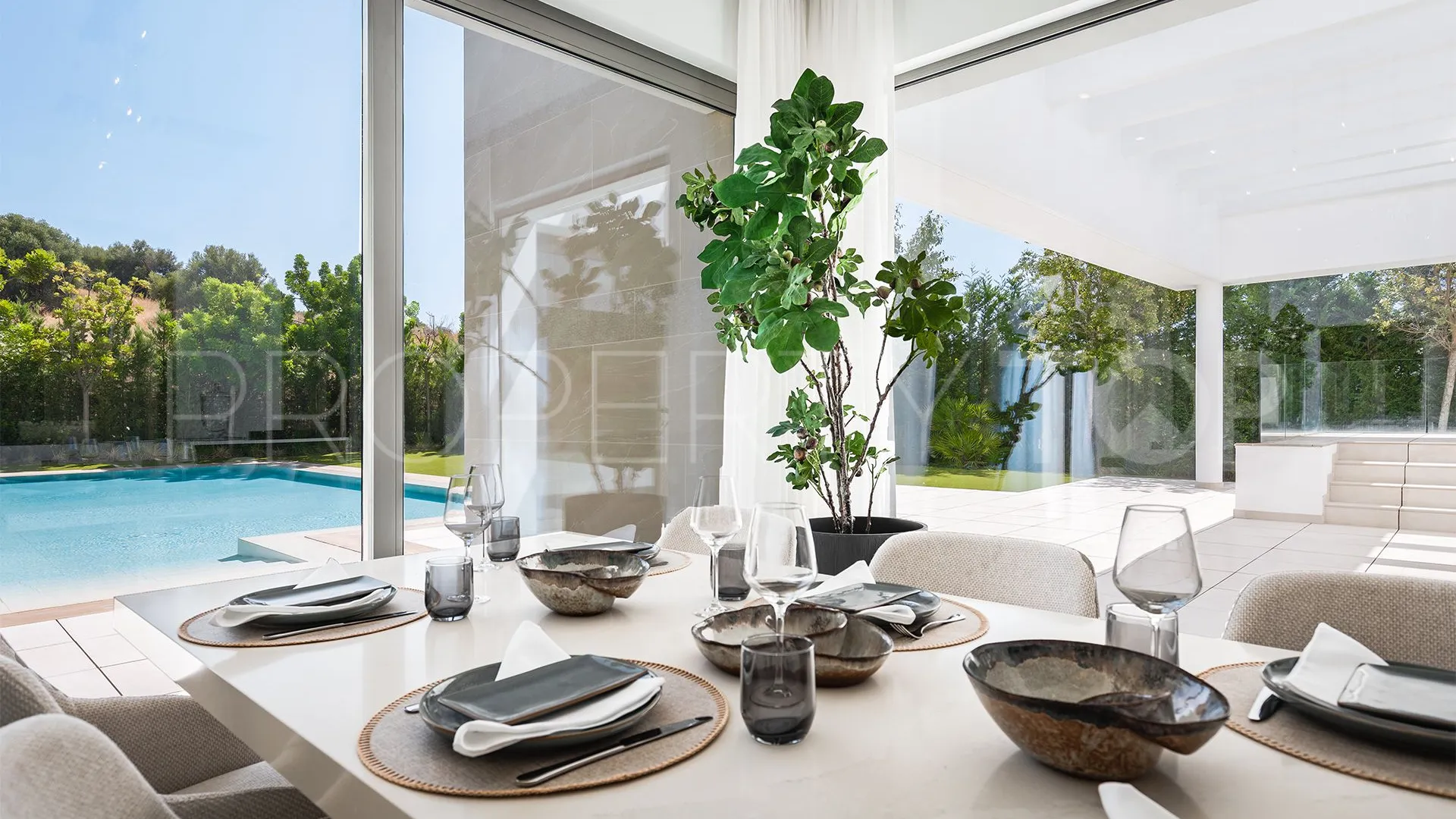 5 bedrooms villa for sale in Estepona East
