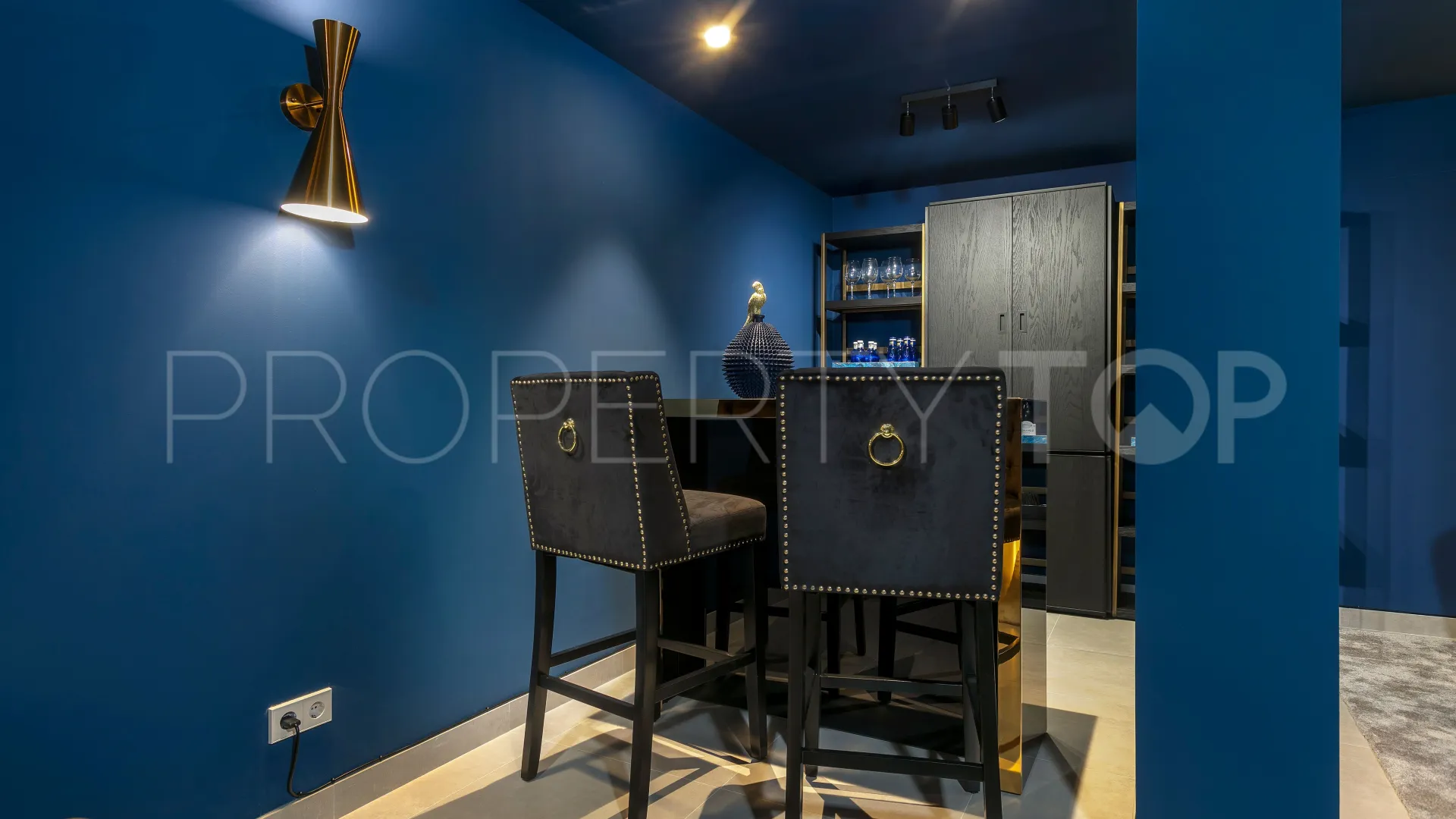 5 bedrooms villa for sale in Estepona East