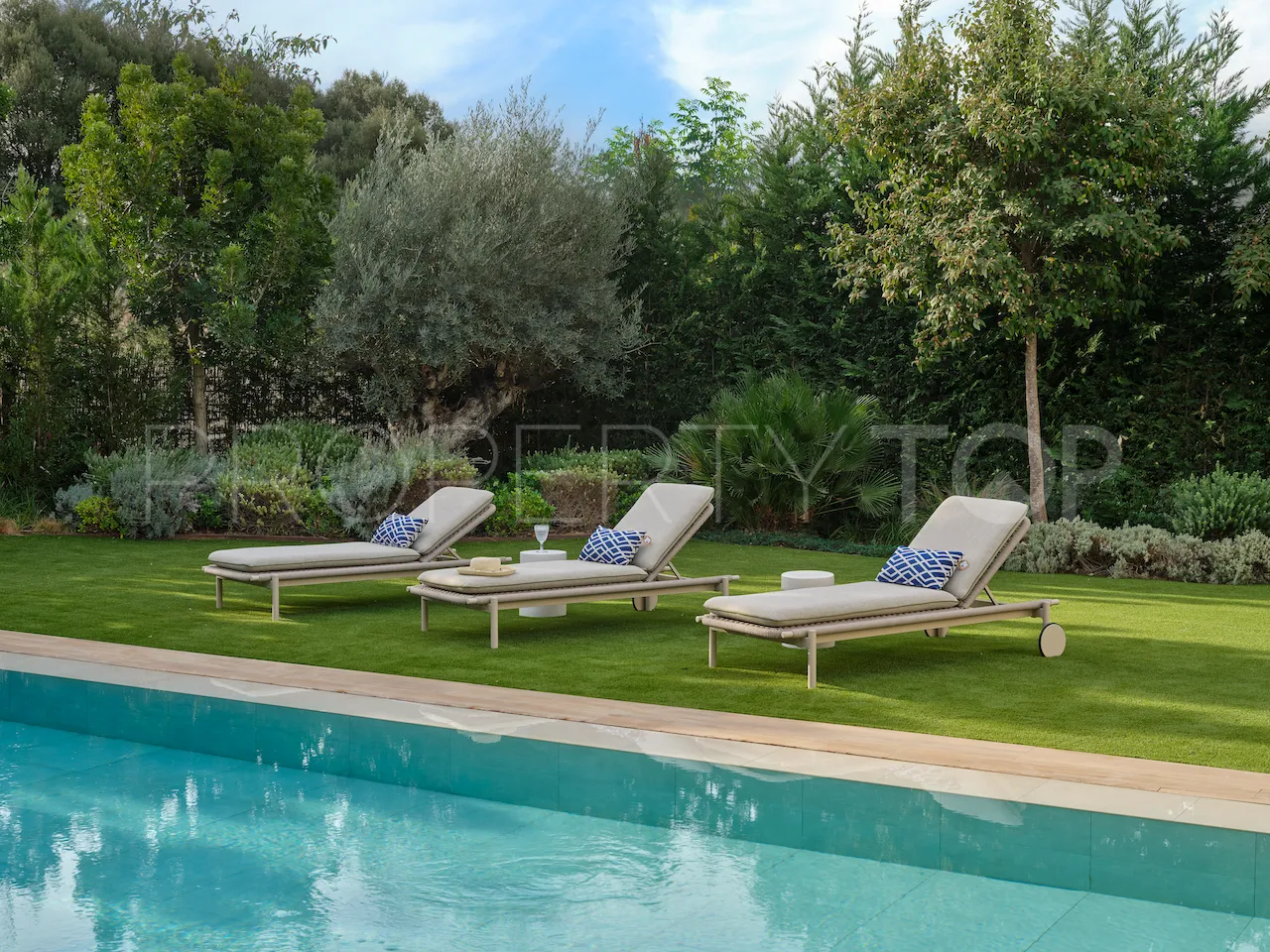 5 bedrooms villa for sale in Estepona East
