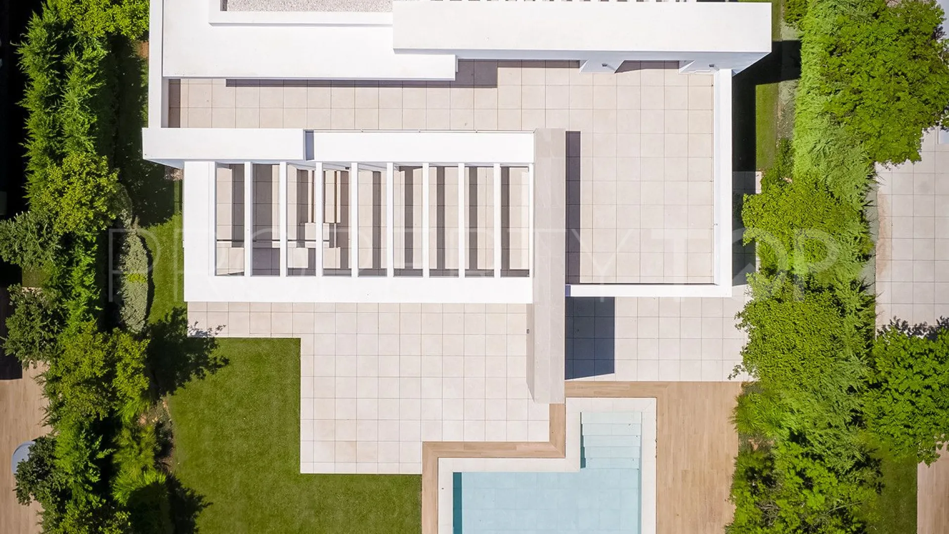 5 bedrooms villa for sale in Estepona East