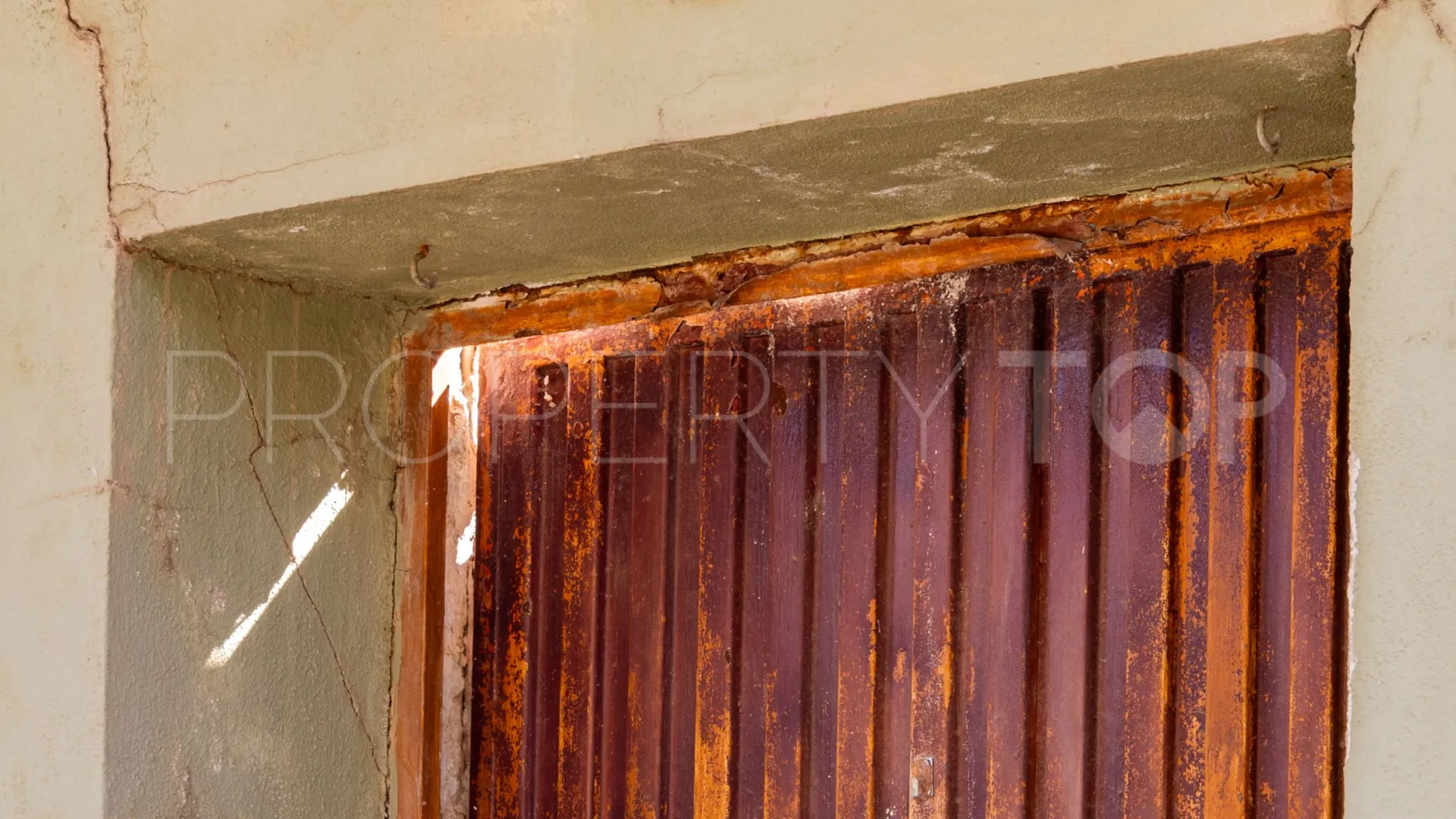Buy house in Malaga - Este
