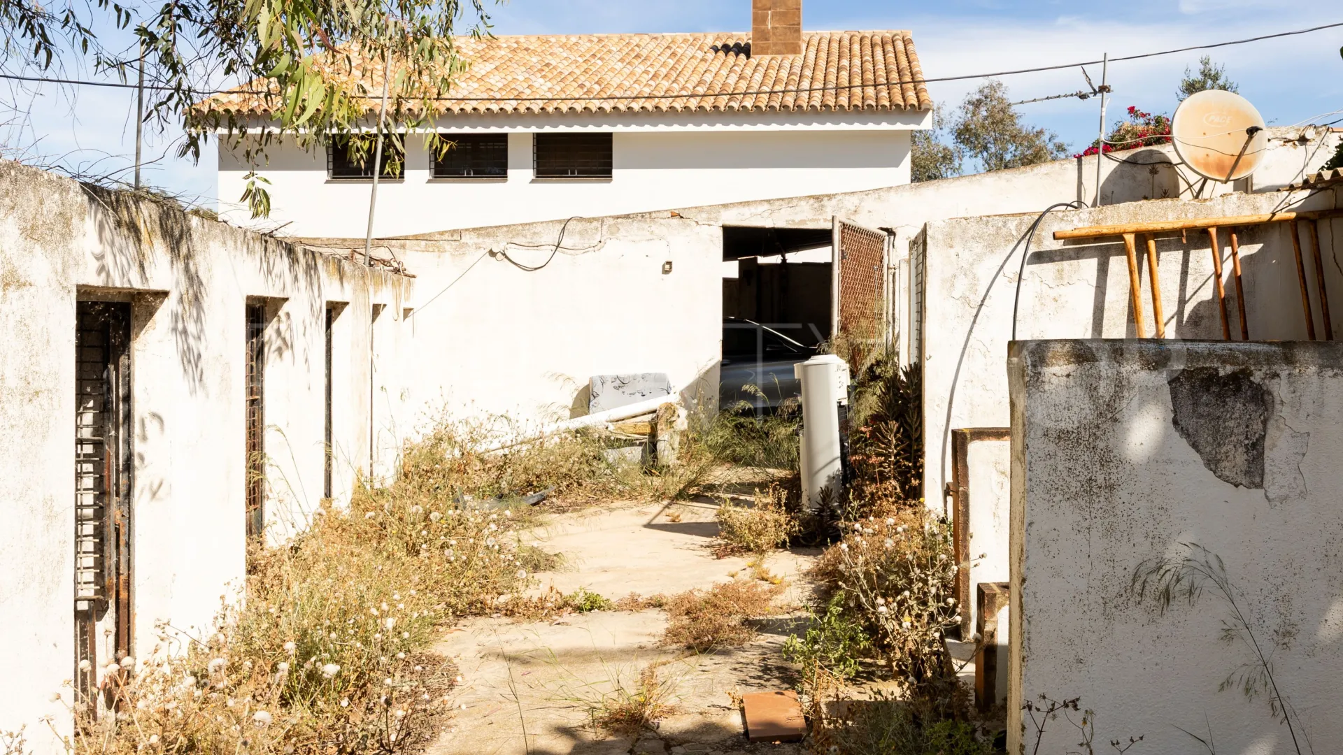 Buy house in Malaga - Este