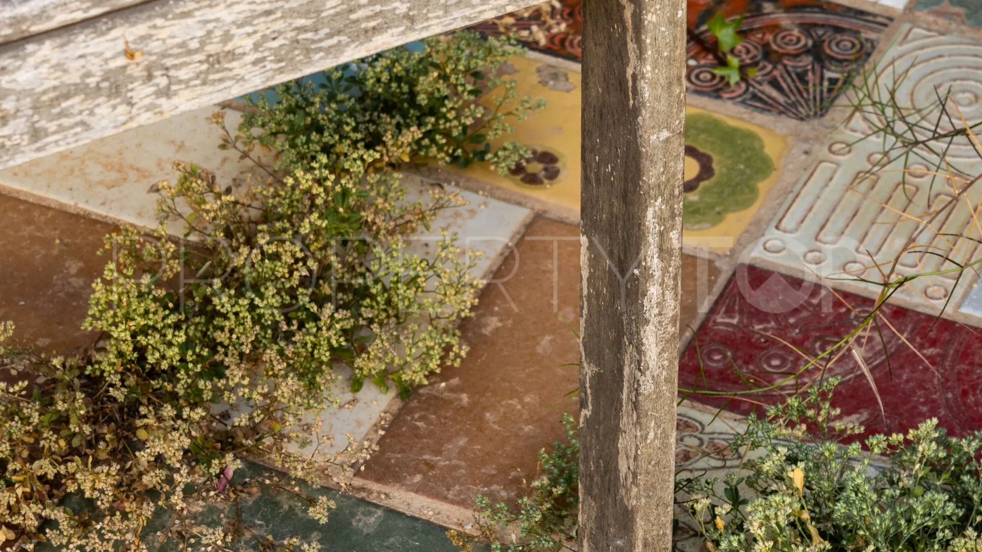 Buy house in Malaga - Este