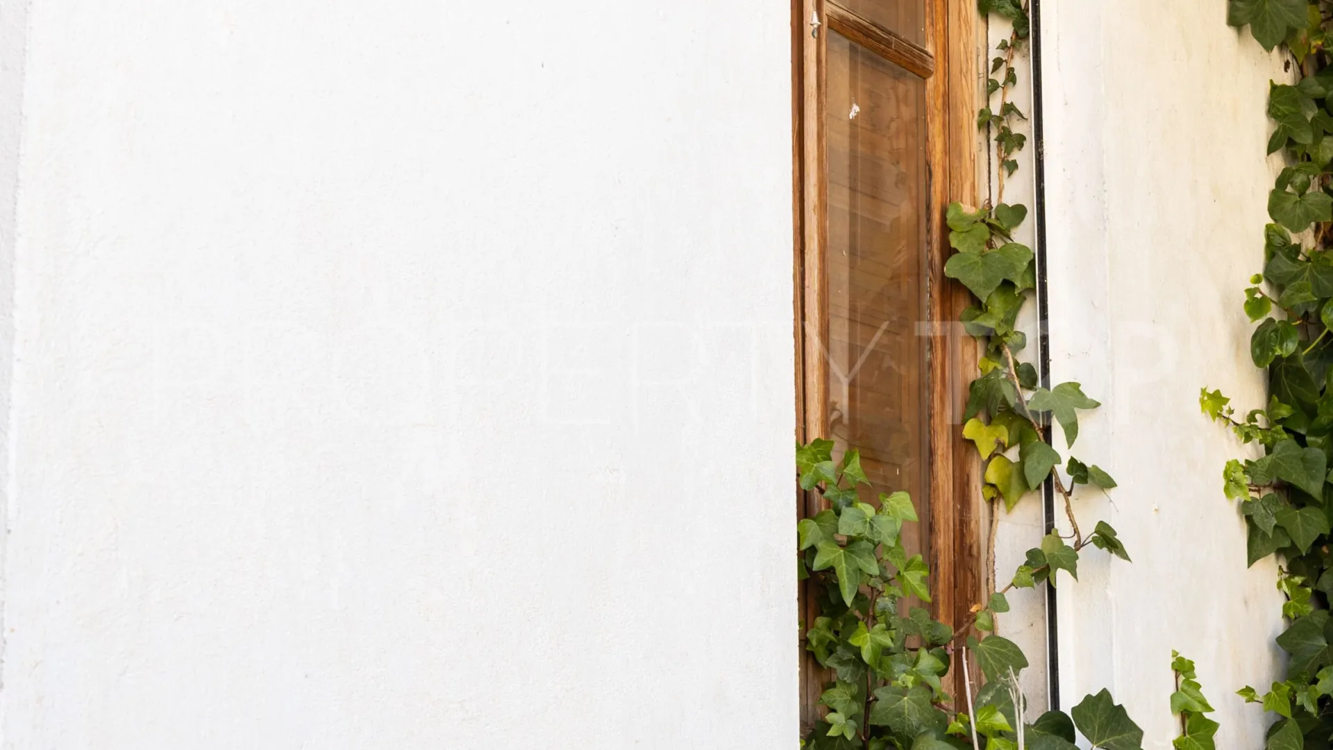 Buy house in Malaga - Este