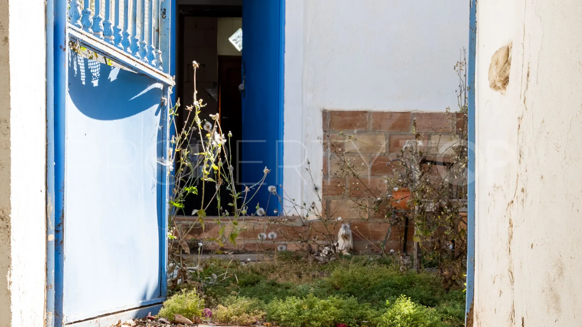 Buy house in Malaga - Este