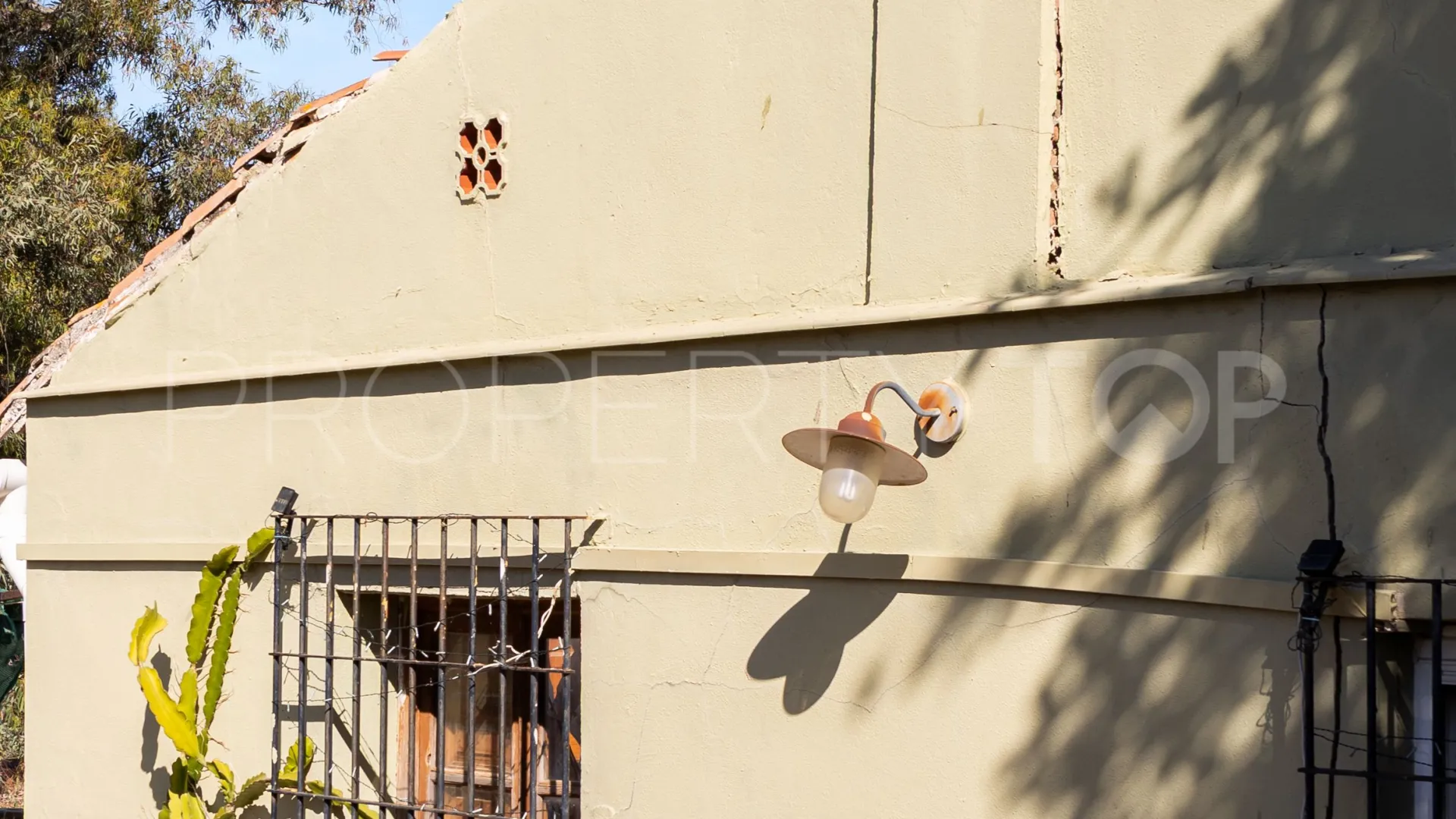 Buy house in Malaga - Este