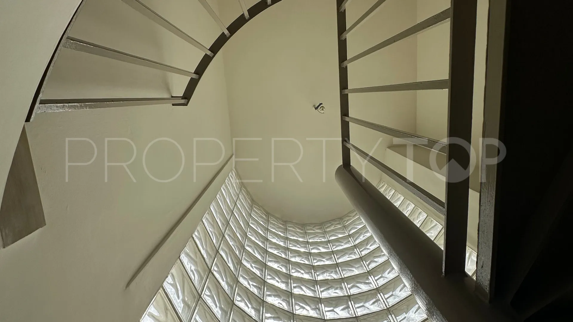 For sale house in Malaga - Este with 4 bedrooms