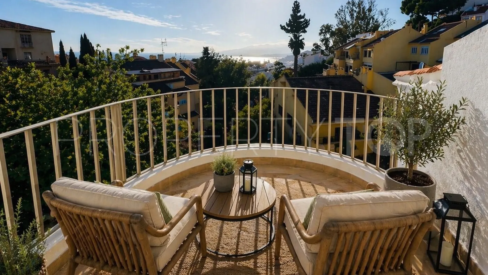 For sale house in Malaga - Este with 4 bedrooms
