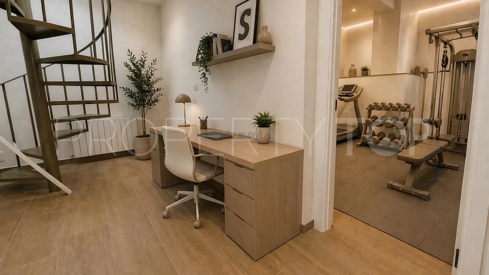 For sale house in Malaga - Este with 4 bedrooms