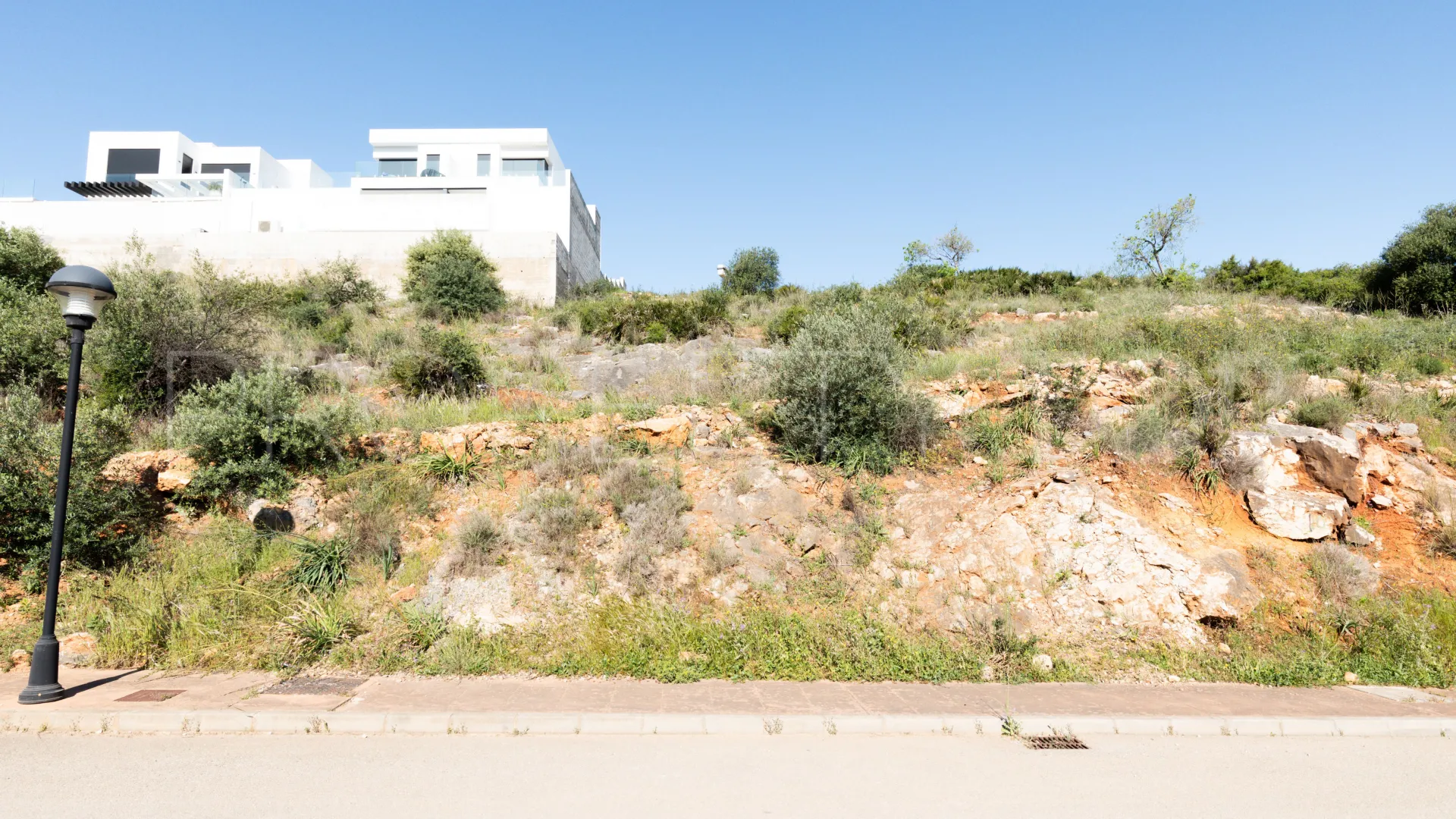 Plot for sale in Coin