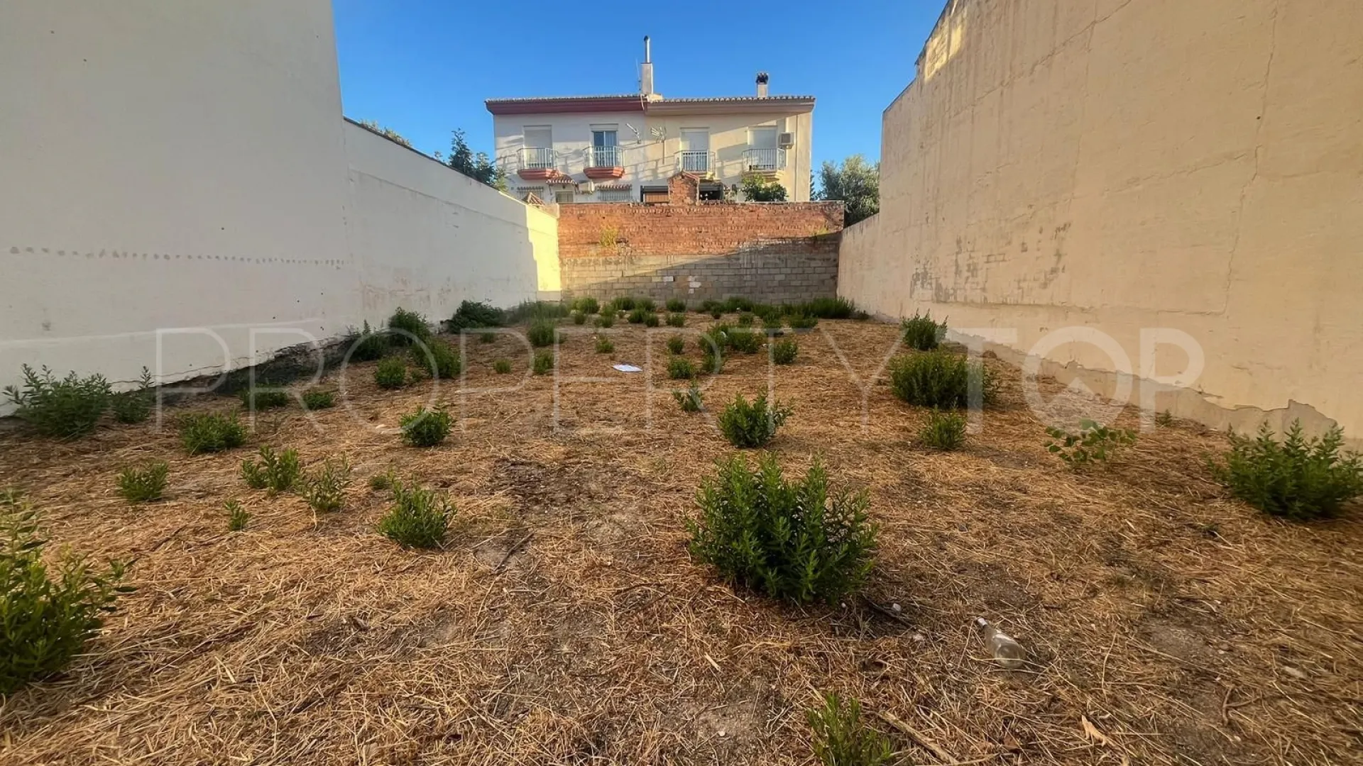 Plot for sale in Los Pacos