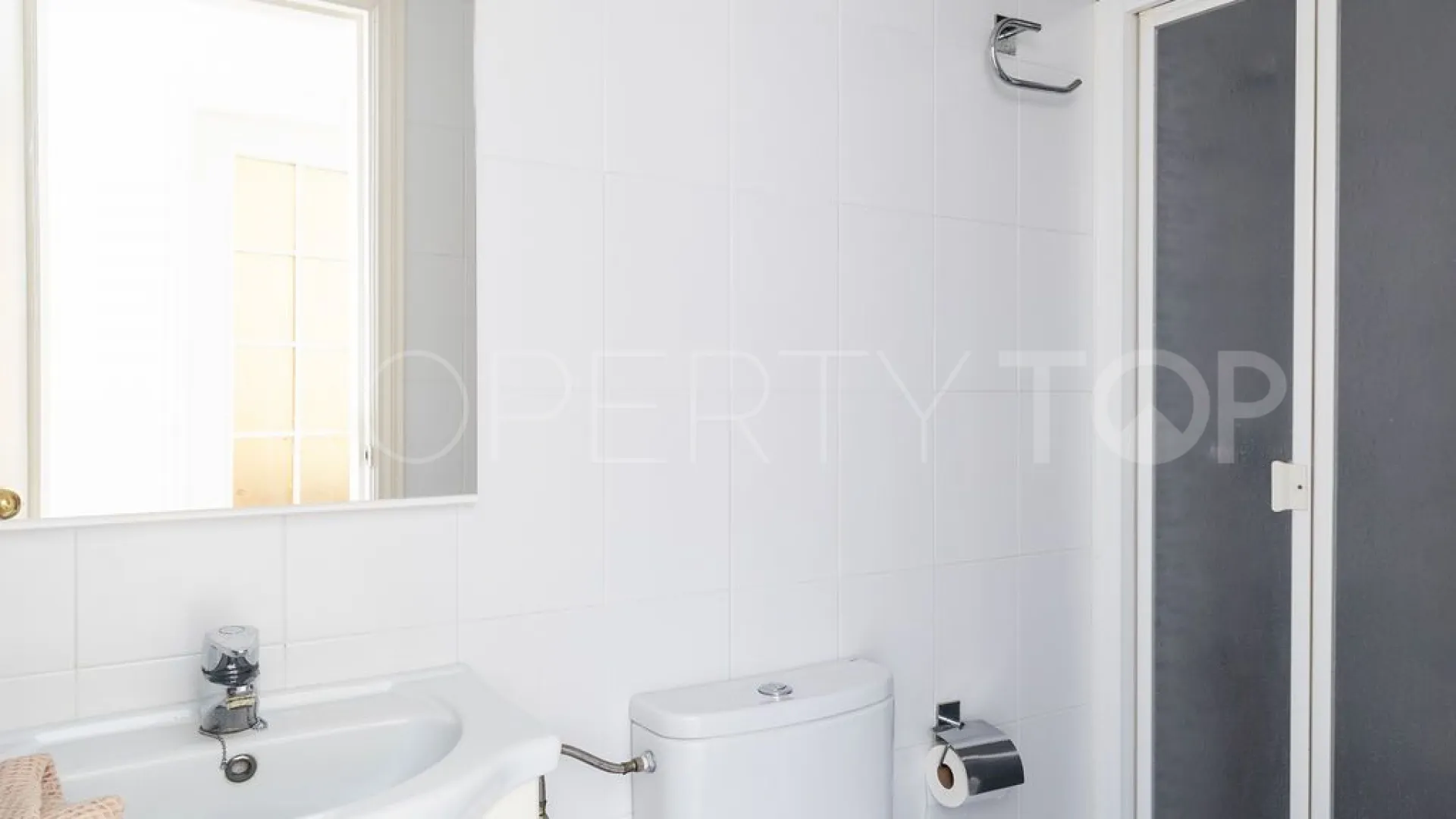 Se vende apartamento con 2 dormitorios en Fuengirola Puerto
