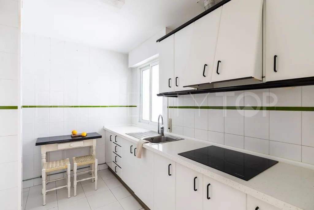 Se vende apartamento con 2 dormitorios en Fuengirola Puerto