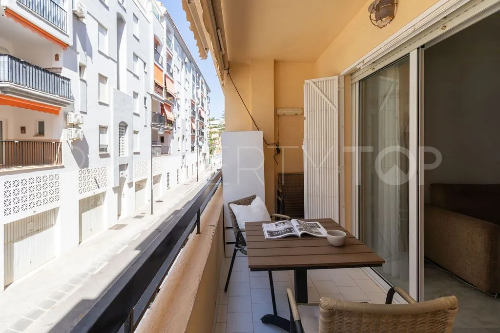Se vende apartamento con 2 dormitorios en Fuengirola Puerto