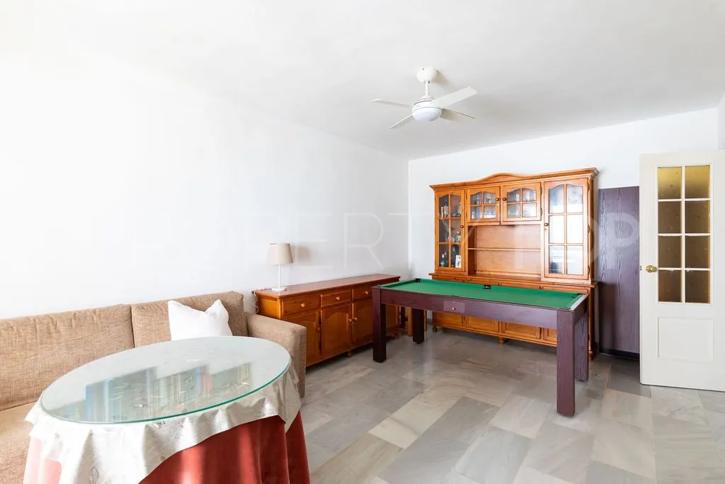 Se vende apartamento con 2 dormitorios en Fuengirola Puerto